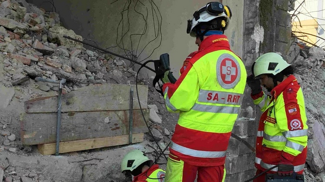 SA-RRT-Mitglieder bei einer Erdbeben-Übung