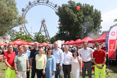 Gruppenbild vor dem Riesenrad