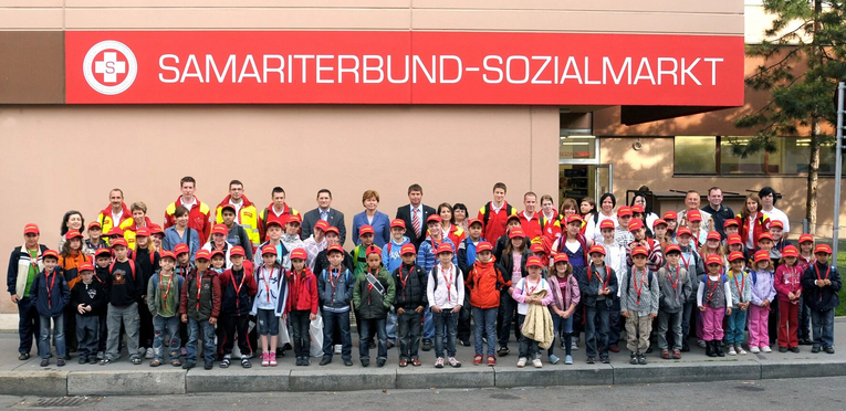 Gruppe an Personen vom Samariterbund Sozialmarkt