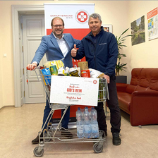 Samariterwagerl - im Bezirksamt Rudolfsheim mit einem Vertreter und Georg Jelenko