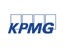 Logo von KPMG in blauer Schrift auf weißem Hintergrund.