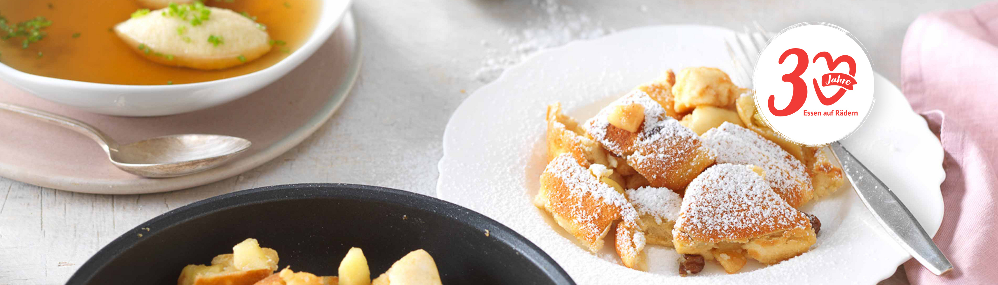 Symbolbild Essen auf Rädern mit Kaiserschmarren und Grießnockerlsuppe